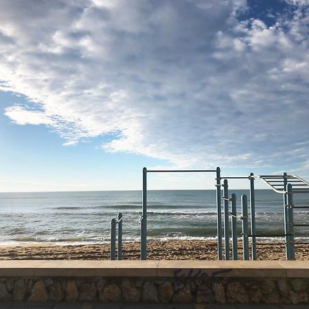 Lovely Seaside Apartment In Front Of Calafell Beach And Cunit Beach เซกูร์ เด กาลาเฟย์ ภายนอก รูปภาพ