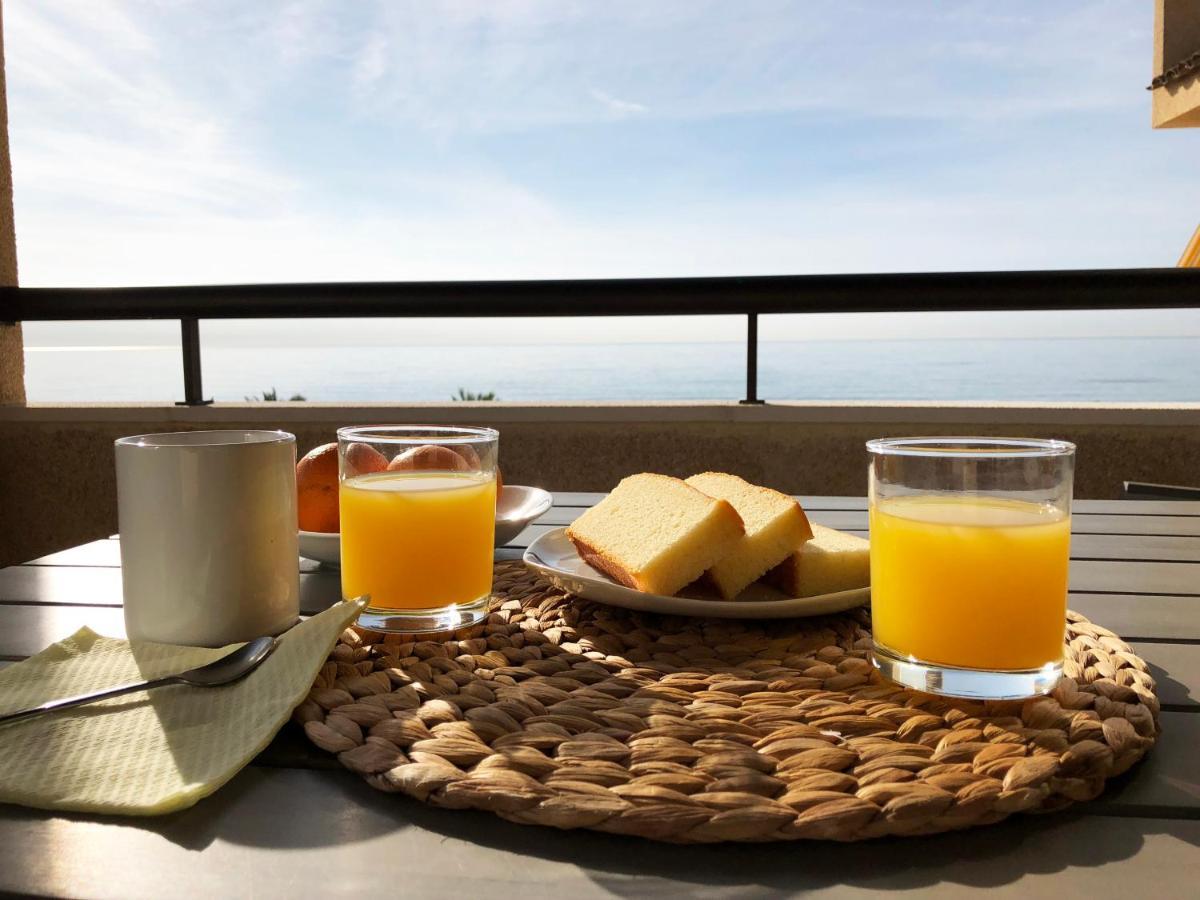 Lovely Seaside Apartment In Front Of Calafell Beach And Cunit Beach เซกูร์ เด กาลาเฟย์ ภายนอก รูปภาพ