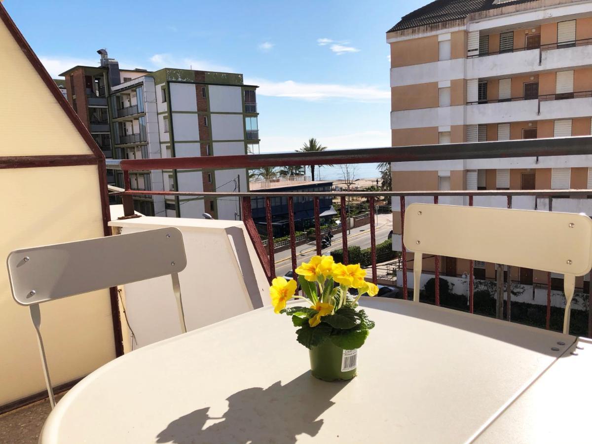 Lovely Seaside Apartment In Front Of Calafell Beach And Cunit Beach เซกูร์ เด กาลาเฟย์ ภายนอก รูปภาพ